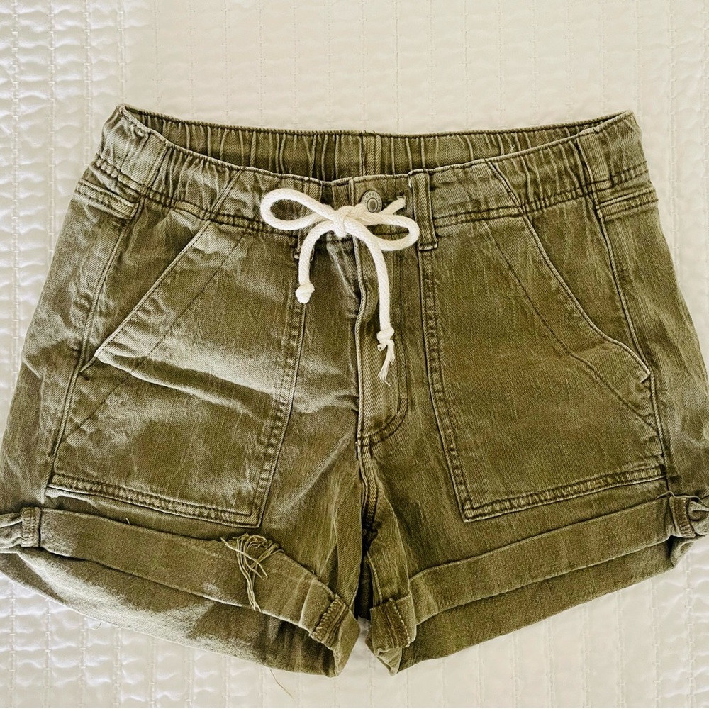 American Eagle Olive Shorts